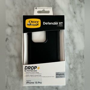 NEW Otterbox DEFENDER XT Magsafe phone case - iphone 15 Pro